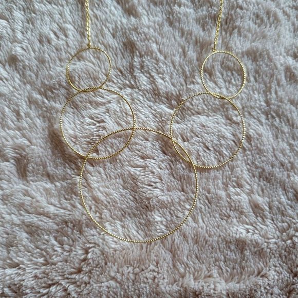 Delicate Dainty Gold Circle Necklace - Picture 3 of 5